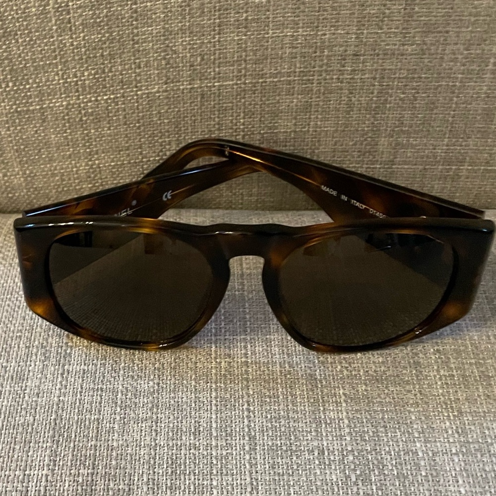 CHANEL Brown Sunglasses